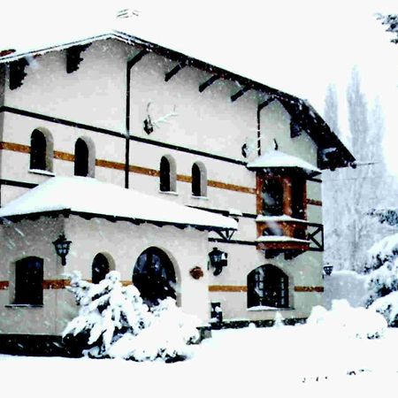 Hosteria La Posta Del Cazador San Martín de los Andes Exterior photo