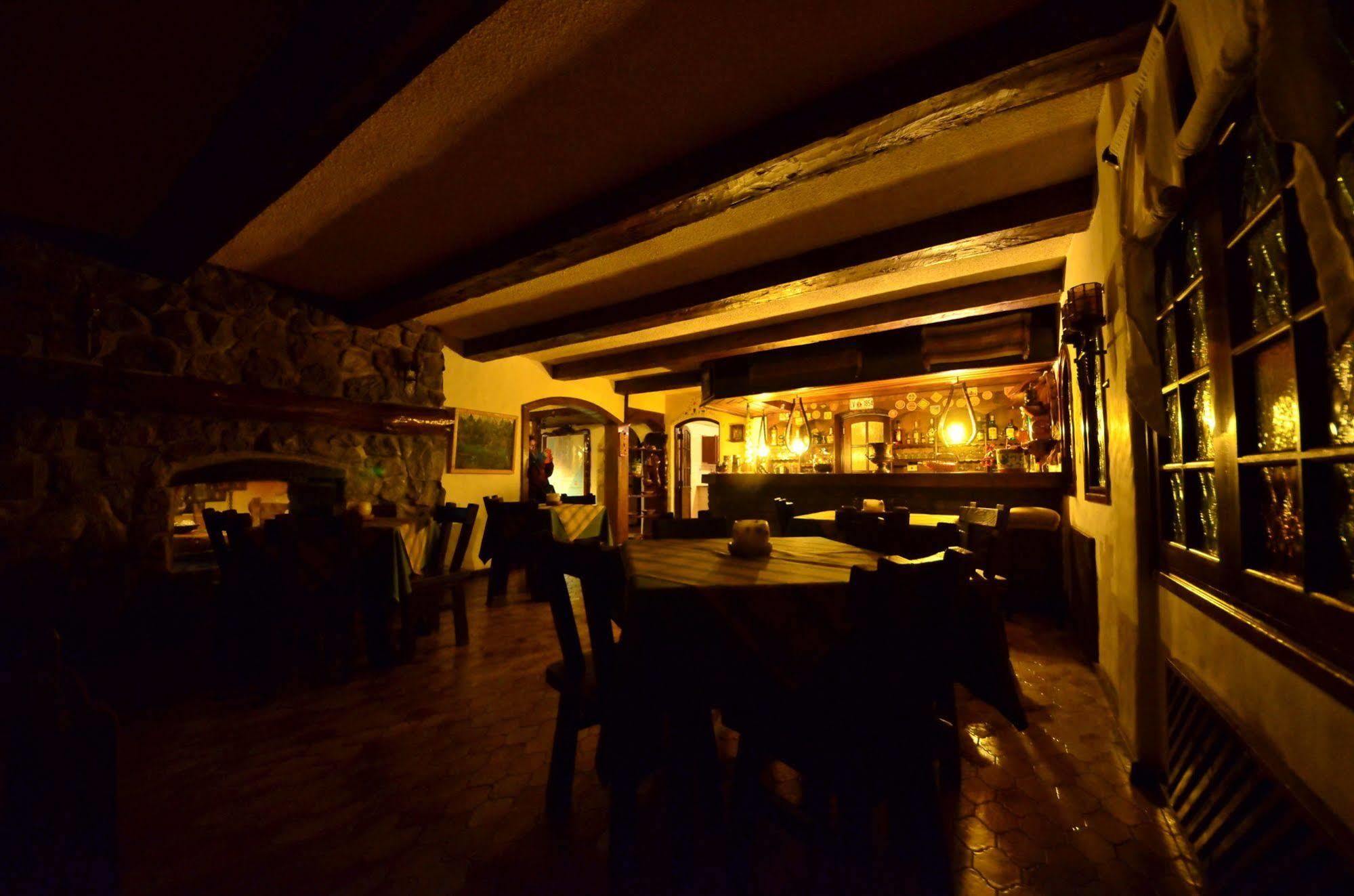 Hosteria La Posta Del Cazador San Martín de los Andes Exterior photo